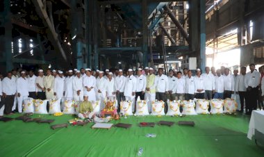 श्री विठ्ठल सह. सा. का. वेणुनगरच्या सन २०२२-२३ हंगामातील उत्पादित झालेल्या पहिल्या ११ साखर पोत्यांचे पुजन संपन्न...