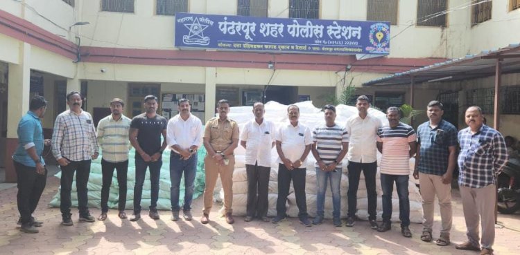 पंढरपूर शहर गुन्हे शाखेची अवैद्य गुटखा वाहतूकीवर कारवाईची दमदार कामगिरी..