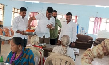 आ.समाधान आवताडे यांच्या वाढदिवसानिमित्त गोपाळपूर येथील मातोश्री वृद्धाश्रमात मिस्ट अन्नाचे वाटप!