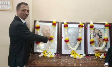 पंढरपूर येथील जिल्हा न्यायालयात राष्ट्रीय महापुरुषांच्या प्रतिमेचे अनावरण..