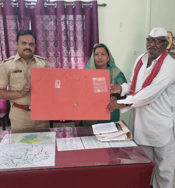 मंगळवेढा तालुका पोलीस स्टेशनचे पोलीस निरीक्षक रणजीत माने यांची दमदार कामगिरी नागरिकांमधून होतेय "पोलिसातील माणूस, असल्याचे कौतुकाची चर्चा