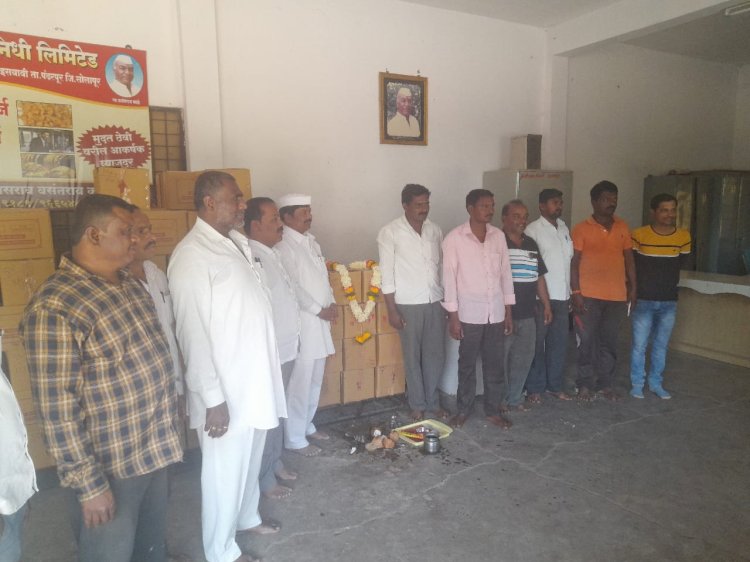 वाखरी येथील वसंत कोल्ड स्टोरेज मध्ये बेदाणा ठेवण्यास सुरुवात..