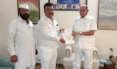 गारपिटीमुळे नुकसान झालेल्या शेतकऱ्यांना तातडीने मदत करावी.