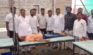 रक्तदान सारखे सामाजिक उपक्रम राबवून सामाजिक बांधिलकी जोपासली : चेअरमन शिवानंद पाटील महात्मा ज्योतिबा फुले व महामानव डॉ.बाबासाहेब आंबेडकर यांच्या जयंतीनिमित्त अभिवादन..