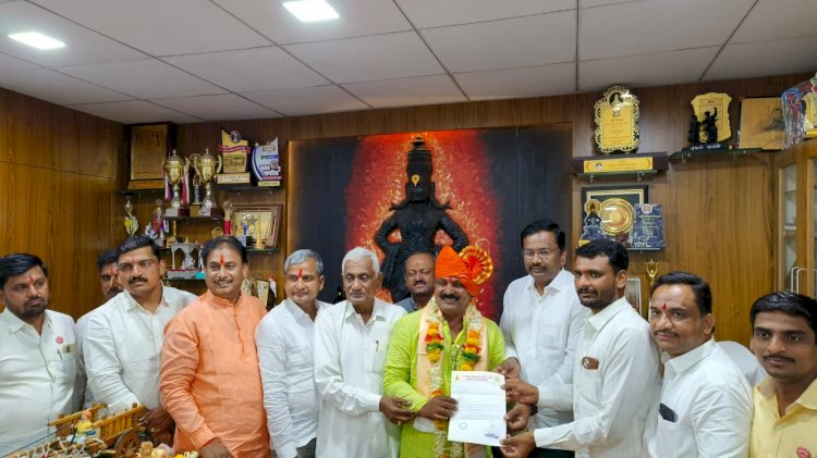 मनसेच्या उमेदवारांचा चेअरमन अभिजीत पाटील यांच्या पॅनलला पाठिंबा..  विठ्ठलचे चेअरमन ,अभिजीत पाटील यांची वाढली ताकद