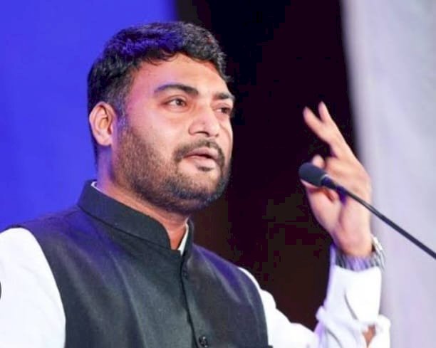 पंढरपुरात विठ्ठल प्रतिष्ठानच्या वतीने शिवव्याख्याते प्रा.नितीन बानगुडे पाटील यांचे व्याख्यान प्रेरणा घेऊन युवा पिढी नक्कीच यशस्वी घडेल :- अभिजीत पाटील