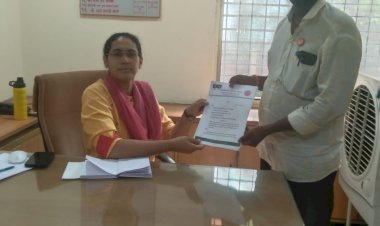 जगद्गुरु श्री संत तुकाराम महाराज पालखी मुक्कामी बोरगाव येण्यापूर्वी बोरगाव ते माळेवाडी बोरगाव या खड्डेमय रस्त्याची दुरुस्ती करा : शिवराम गायकवाड