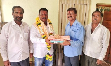 वसंतराव काळे सहकारी साखर कारखान्याचे नूतन संचालक संतोष भोसले यांचा सिद्धेवाडीत सत्कार.