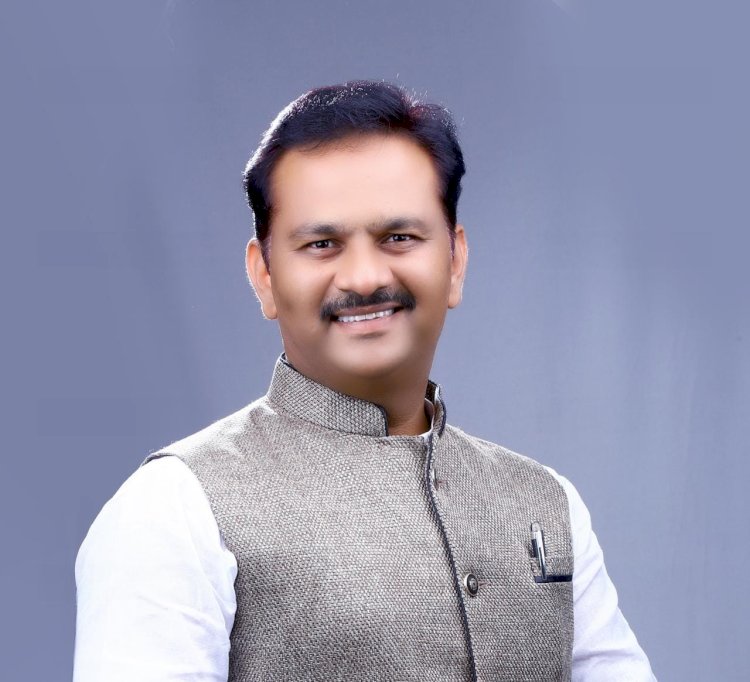 काळे सोबत फिरणारे मोकळ्यात बोलणारे रोपळे येथील जाहीर सभेत अभिजीत पाटील यांची भालकेसह युवराज पाटील अन् गणेश पाटील यांच्यावर टीका..