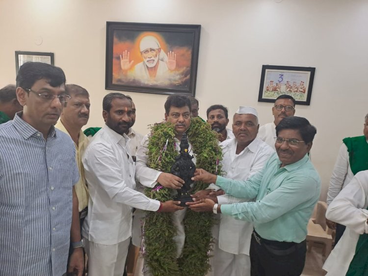 कर्नाटकचे गृहमंत्री एम. बी. पाटील यांचा सत्कार..