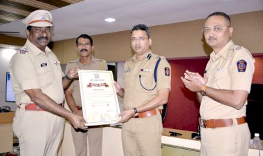 वरिष्ठ पोलीस निरीक्षक मनोजकुमार  यादव यांचा विशेष प्रशस्ती पत्रक देवुन गौरव