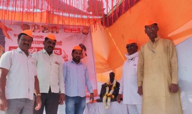 मराठा भडकला बाभूळगावत  सर्वपक्षीय राजकीय नेत्यांना आजपासून गावबंदी