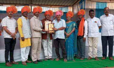 प्राचार्य शिवाजीराव बागल यांना राज्यस्तरीय उत्कृष्ट साहित्य पुरस्कार प्रदान..