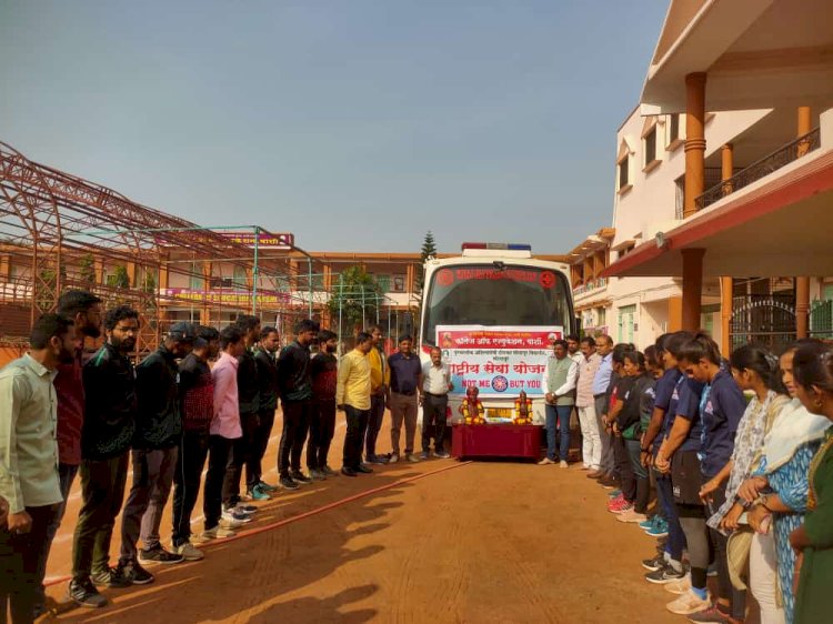 बार्शीच्या कॉलेज ऑफ एज्युकेशन मध्ये रक्तदान शिबीराचे आयोजन...