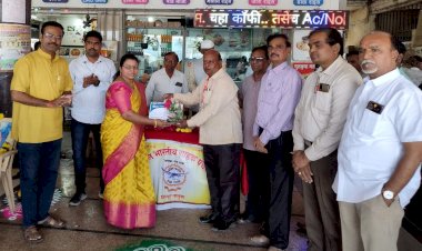 अखिल भारतीय ग्राहक पंचायतीतर्फे पंढरपूर बसस्थानकावर प्रवासी दिन साजरा- चालक,वाहक यांचा गौरव