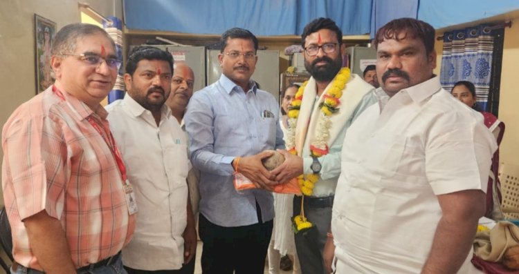 भाळवणी येथील प्राथमिक आरोग्य केंद्रास जिल्हा आरोग्य अधिकारी डॉ. नवले यांनी दिली भेट