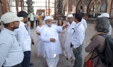 श्री.विठ्ठल रूक्मिणी मंदिर संवर्धन कामांची समिती सदस्य व पुरातत्व विभागाने  केली संयुक्त पाहणी