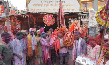श्री. विठ्ठल रुक्मिणी मंदिरात रंगपंचमी मोठ्या उत्साहात साजरी,  ""अवघा रंग एक झाला रंगी रंगला श्रीरंग""