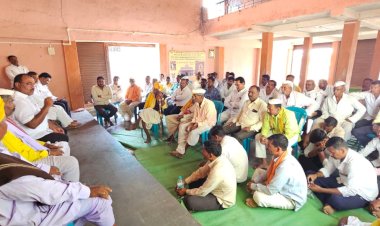 आ. राम सातपुते यांच्या प्रचारार्थ आ. आवताडे यांच्या तालुक्यात घोंगडी बैठकीचे आयोजन..