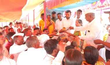 पंढरीत भाविकांना दर्शन रांगेत  शुध्द पिण्याचे पाणी, लिंबू सरबत, खिचडीचे वाटप:- कार्यकारी अधिकारी राजेंद्र शेळके