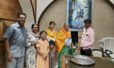 हैद्राबाद येथील भाविकाकडून विठ्ठल रुक्मिणी मंदिर समितीस 8.36 लक्ष किंमतीचे सोने भेटवस्तू अर्पण