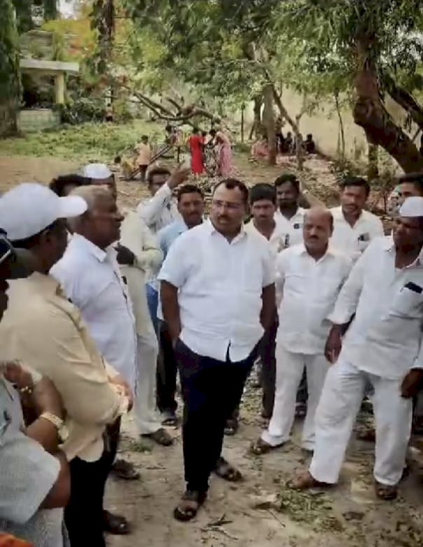 आ .समाधान आवताडे यांनी मतदारसंघातील विविध गावांना भेटी देऊन नुकसानग्रस्त भागांची केली पाहणी ,  प्रशासनातील अधिकाऱ्यांना नुकसानीचे पंचनामे करण्याचे आदेश, नुकसानग्रस्तांना आर्थिक मदत मिळवून देण्याचे आश्वासन -:आमदार आवताडे