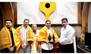 श्री विठ्ठल - रुक्मिणीमातेस भाविकाकडून 11 लक्ष रुपयाची देणगी;