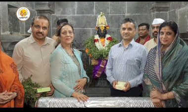 राज्याचे मुख्य सचिव डॉ.नितीन करीर यांनी घेतले श्री विठ्ठल रुक्मिणी मातेचे दर्शन ,   मंदिरातील कामाची केली पाहणी