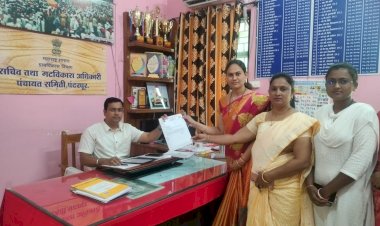 स्वच्छतेचा संदेश देणाऱ्या पंचायत समितीतच महिलांची कुचंबना..  स्वतंत्र शौचालय नसल्याने महिलांना सहन करावा लागतोय नाहक त्रास..   राष्ट्रवादी काँग्रेस अजित पवार गटाच्या महिला अध्यक्ष वर्षा शिंदे यांनी दिला इशारा...