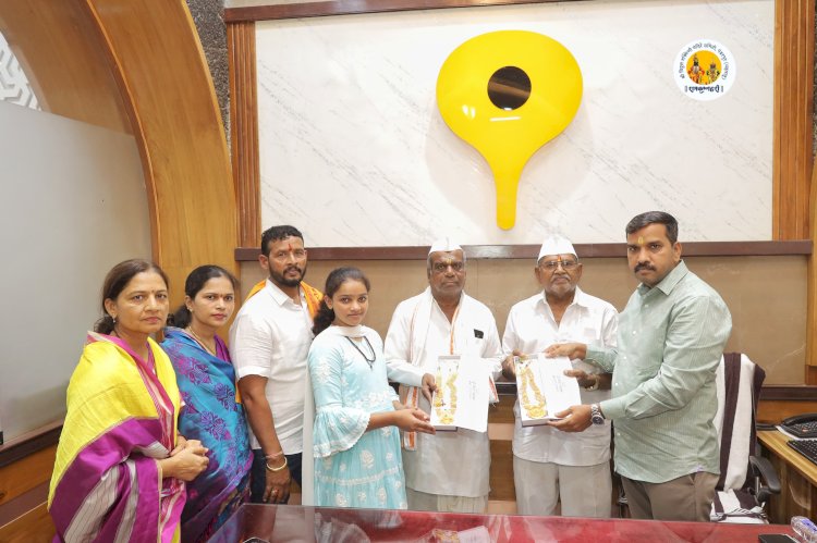 श्री विठ्ठल रुक्मिणी मातेस भाविकाकडून 15 लाख 91 हजार किंमतीचे दोन सोन्याचे हार अर्पण.