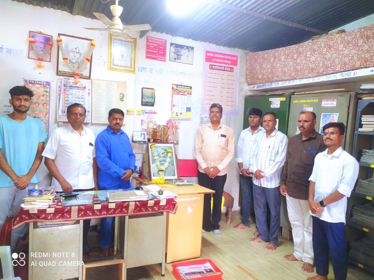 बार्शी येथील कर्मवीर सार्वजनिक ग्रंथालयात लोकराजा शाहू महाराज यांची जयंती उत्साहात साजरी