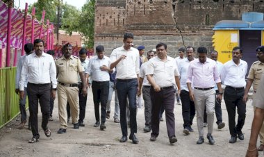 आषाढी यात्रेच्या पार्श्वभूमिवर जिल्हाधिकारी कुमार आशीर्वाद यांनी केली विविध ठिकाणची  पाहणी