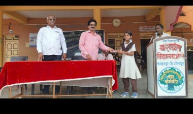 भोसे येथील यशवंत विद्यालयात साहित्यरत्न अण्णाभाऊ साठे व लोकमान्य टिळक यांची जयंती उत्साहात साजरी,  विद्यार्थीनी  वैष्णवी व्यवहारे हिच्या पोवाडा गायनाने रसिक  मंत्रमुग्ध