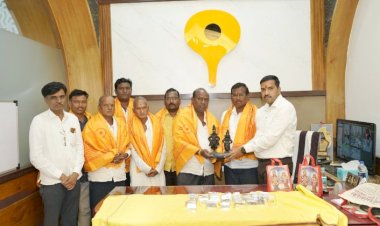 नांदेड येथील भाविकांकडून नामदेव पायरीचा दरवाजा चांदीने मडवून देण्यात येणार- कार्यकारी अधिकारी राजेंद्र शेळके.   दरवाजासाठी सुमारे 30 किलो चांदीचा वापर करण्यात येणार