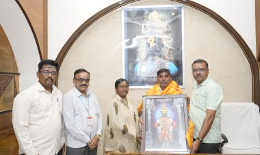 श्री विठ्ठल -रूक्मिणी मंदिरास राजेंद्र गुजर या भाविकांकडून 1 लाख रूपयाची देणगी,