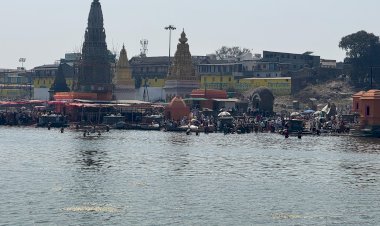 पंढरपूर माघी यात्रेसाठी  चंद्रभागा नदीपात्रात सोडले पाणी..                    वारकरी, भाविकांना चंद्रभागा नदीत करता येणार पवित्र स्नान