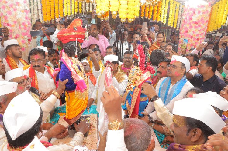 श्री विठ्ठल - रुक्मिणीमातेचा शाही विवाह सोहळा संपन्न..  विवाह सोहळ्यासाठी भाविकांची मोठ्या प्रमाणात उपस्थिती,  वसंत पंचमीच्या शुभ मुहूर्तावर