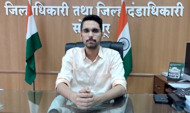 जम्मू कश्मीर येथे पर्यटनासाठी गेलेल्या नागरिकांच्या नातेवाईकांनी जिल्हा प्रशासनाशी संपर्क साधावा - जिल्हाधिकारी कुमार आशीर्वाद