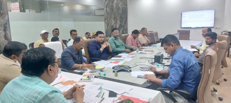 पालखी मार्ग, तळांवर पालखी सोहळा प्रमुखांनी सुच‍विलेले कामे प्राधान्याने करावीत :- जिल्हाधिकारी कुमार आशीर्वाद                                                     ◼️पालखी मार्ग, तळांवर पाण्याच्या ट्रँकरची, स्नानगृहाची  संख्या वाढवावी