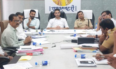 पंढरपूर आषाढी यात्रा: होडी चालक, मालकांनी १५ जून पर्यंत होड्यांची नोंदणी करावी : जिल्हाधिकारी - कुमार आशिर्वाद   ◼️ आसनक्षमतेपेक्षा जास्त जलप्रवासी वाहतुक करु नये   ◼️ सुर्यास्तानंतर जलप्रवास वाहतुक बंद ठेवावी