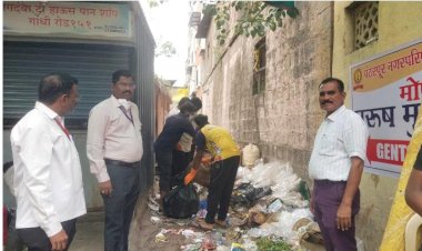 पंढरपूरची आषाढी यात्रेची गर्दी ओसरू लागताच नगरपरिषद आरोग्य विभागाकडून तातडीने  कचरा उचलण्याचे काम युद्धपातळीवर -    मुख्याधिकारी महेश रोकडे