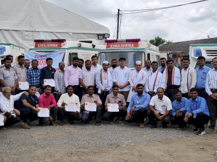 पंढरपूर आषाढी वारीत १०८ रुग्णवाहिका वारकऱ्यांसाठी ठरली जीवनदायी   ◼️ १६ हजार ७१६ रुग्णांना १०८ या मोफत रुग्णवाहिका सेवा