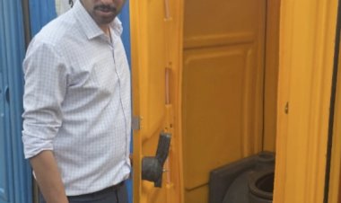 पंढरपूरात वारकरी भाविकांना आवश्यक सुविधा देण्याससोबतच स्वच्छतेला  प्राधान्य....   ◼️ जिल्हाधिकाऱ्यांकडून शौचालयाची पाहणी