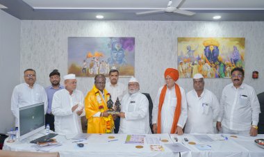 श्री विठ्ठल - रुक्मिणी मंदिर समितीचे  तत्कालीन प्रभारी व्यवस्थापक  पृथ्वीराज राऊत यांचा  मंदिर समिती वतीने यथोचित सन्मान....