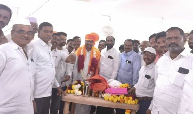 सोलापूर जिल्हा ग्रंथालय संघाच्या अध्यक्षपदी पंढरपूरचे ज्योतीराम  गायकवाड तर उपाध्यक्षपदी पांडुरंग सुरवसे यांची  निवड  ◼️ २०२६ ते २०२९ या कालावधीसाठी कार्यकारी मंडळ जाहीर; पंढरपूर तालुक्यातील कार्यकर्त्यांमध्ये गुलालाची उधळण करून जल्लोष साजरा  ◼️ ग्रंथालय संघाचे काम तळागाळापर्यंत पोहोचवणार नूतन जिल्हा अध्यक्ष:- गायकवाड