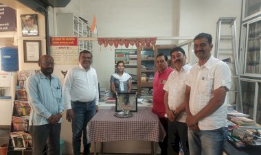 श्री वर्धमान जैन सार्वजनिक तालुका वाचनालय,बार्शी येथे कविवर्य वि.वा.शिरवाडकर (कुसुमाग्रज) यांच्या जन्मदिना निमित्त  मराठी राजभाषा गौरव दिन  उत्साहात साजरा...