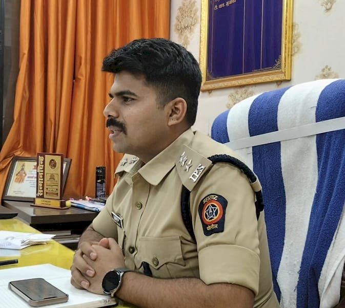 तारापूर येथील हॉटेल रविराज वर पोलीसांची धडक कारवाई    ◼️ 16 हजार रुपयाची अवैध दारू जप्त ,  ◼️ ग्रामीण पोलीस स्टेशन कडून तालुक्यात दुसऱ्यांदा सर्जिकल स्ट्राइक, हाँटेल व्यवसायिकामध्ये  मोठी खळबळ