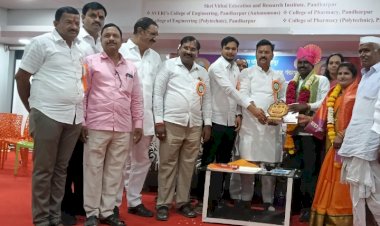 शिक्षक  संघटनेचे नेते विष्णुपंत गावडे यांना आदर्श शिक्षक पुरस्काराने सन्मानित  ◼️ पंढरपूर तालुक्यात शैक्षणिक क्षेत्रातील मंडळींमध्ये उत्साहाचे वातावरण   ◼️ विष्णुपंत गावडे (गुरुजी ) यांच्यावर अनेक स्तरातून शुभेच्छांचा वर्षाव