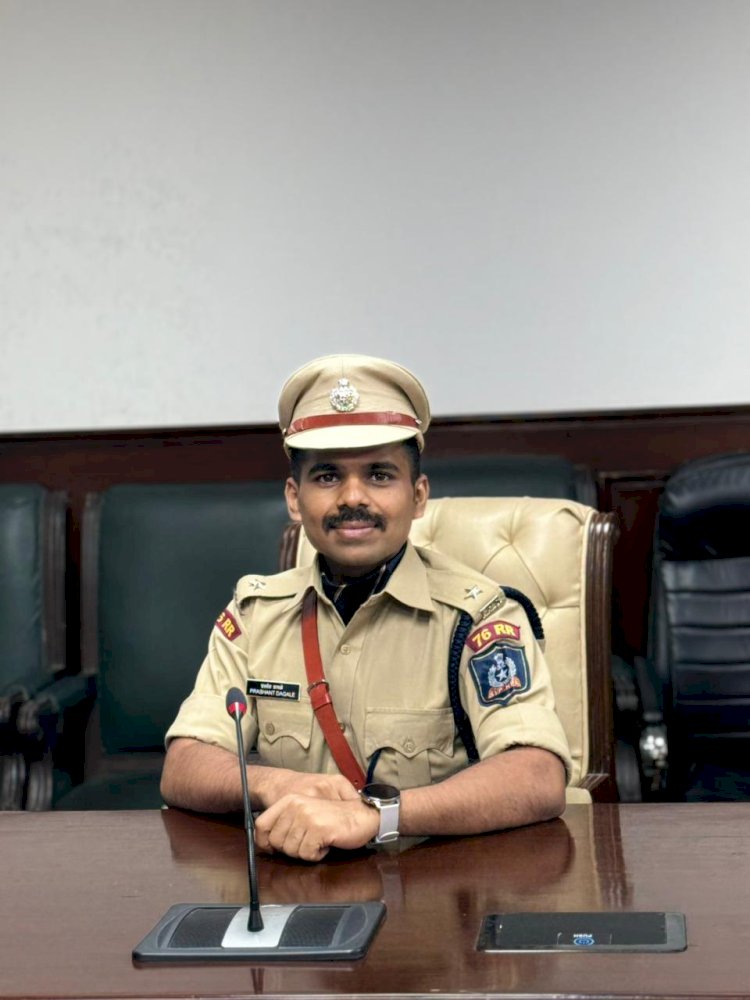 पंढरपूर ग्रामीण पोलिस   स्टेशन हद्दीतील अवैद्य व्यवसाय धंद्याविरुद्ध झाडाझडती  ◼️ सहाय्यक पोलीस अधिक्षक प्रशांत डगळे यांची जुगार अड्डयावर मोठी कारवाई,   ◼️ ४ लाख ०६ हजार ६४० रू. चा मुद्देमाल जप्त "
