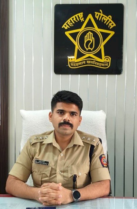 पंढरपूरात सुगंधित तंबाखू मिश्रीत मावा विक्रेत्यावर  पोलीस आधिकारी  यांनी केली कारवाई १,१२,०००/- रू. मुद्देमाल जप्त